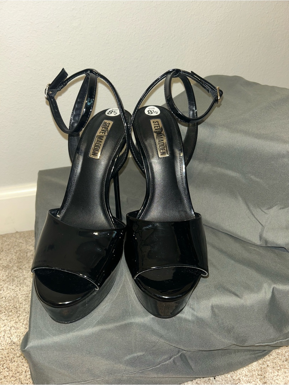 NEW Steve Madden Black Patent Platform Ankle-Strap Heels Sz 8.5 - Picture 5 of 5
